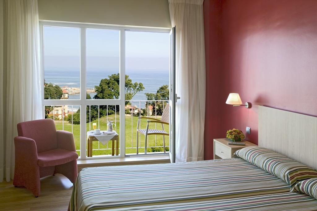 Apartamentos Mar Rovacias Comillas Room photo