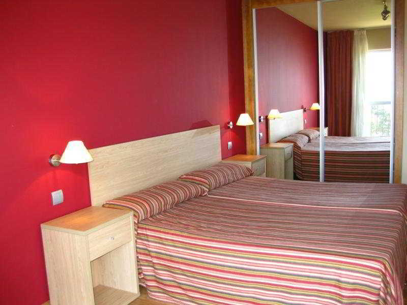 Apartamentos Mar Rovacias Comillas Room photo